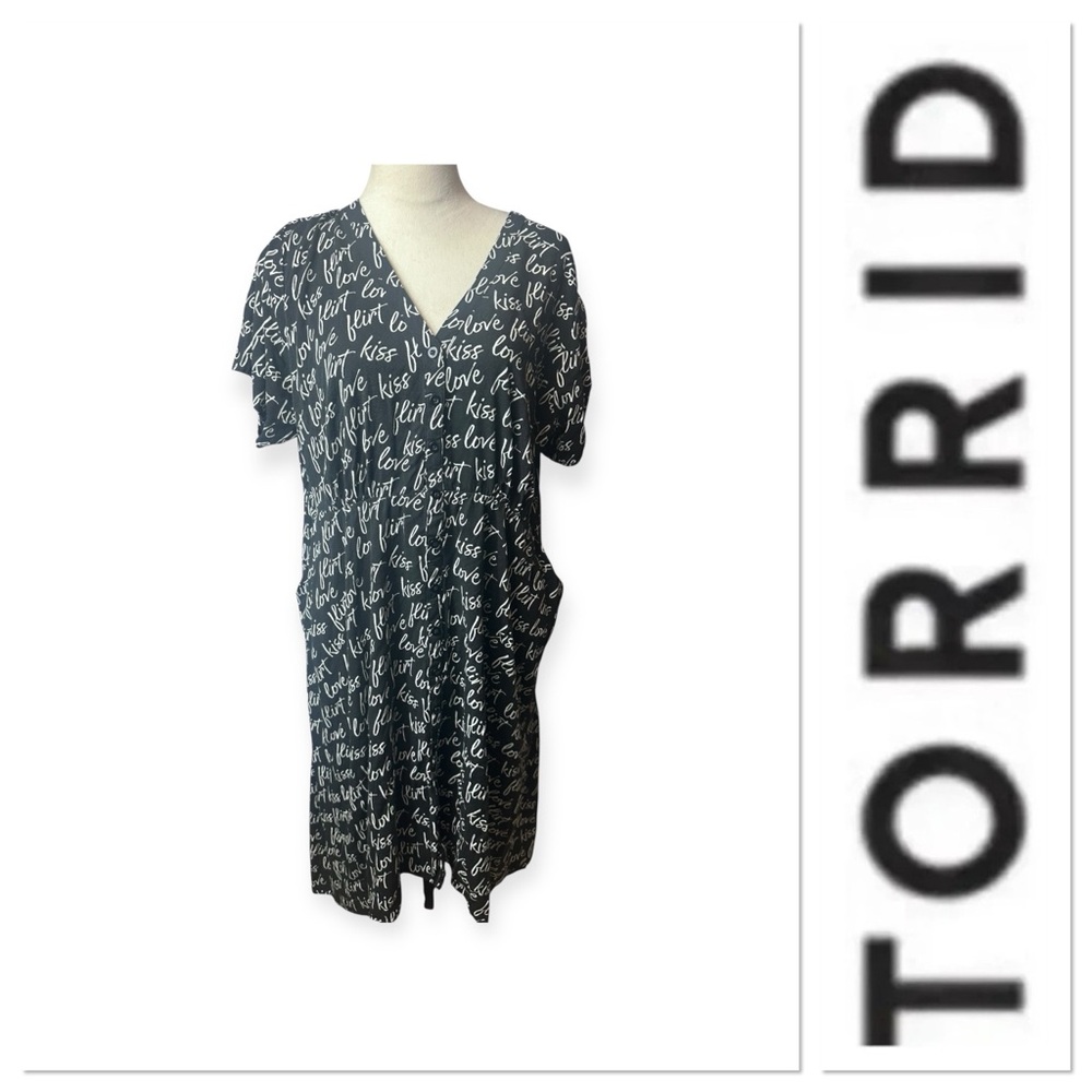 Torrid black and white print challis Dress size 3-3X/22-24